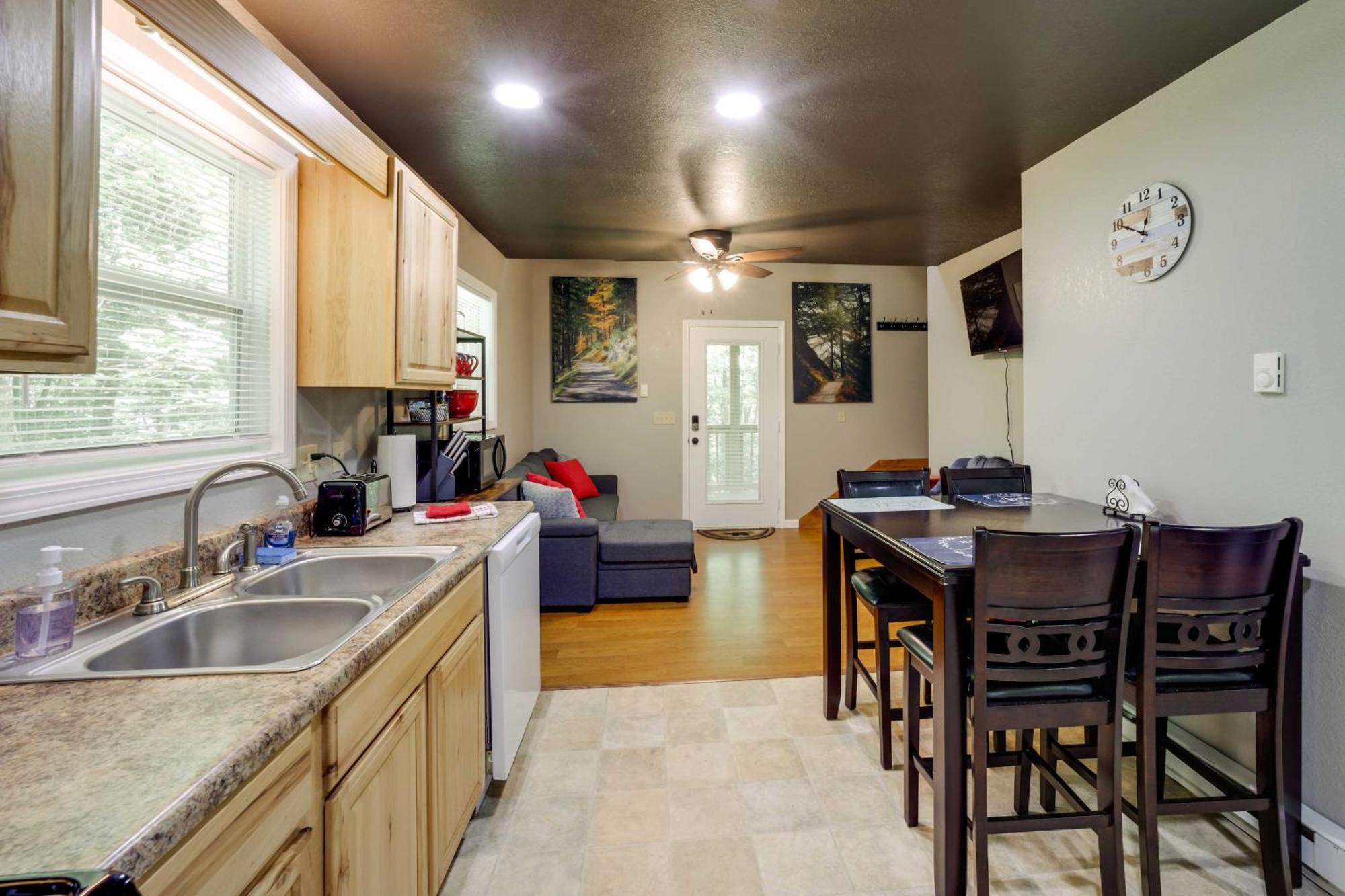 Cozy Whittier Cabin And Yard And Hot Tub, Pets Welcome Exteriér fotografie