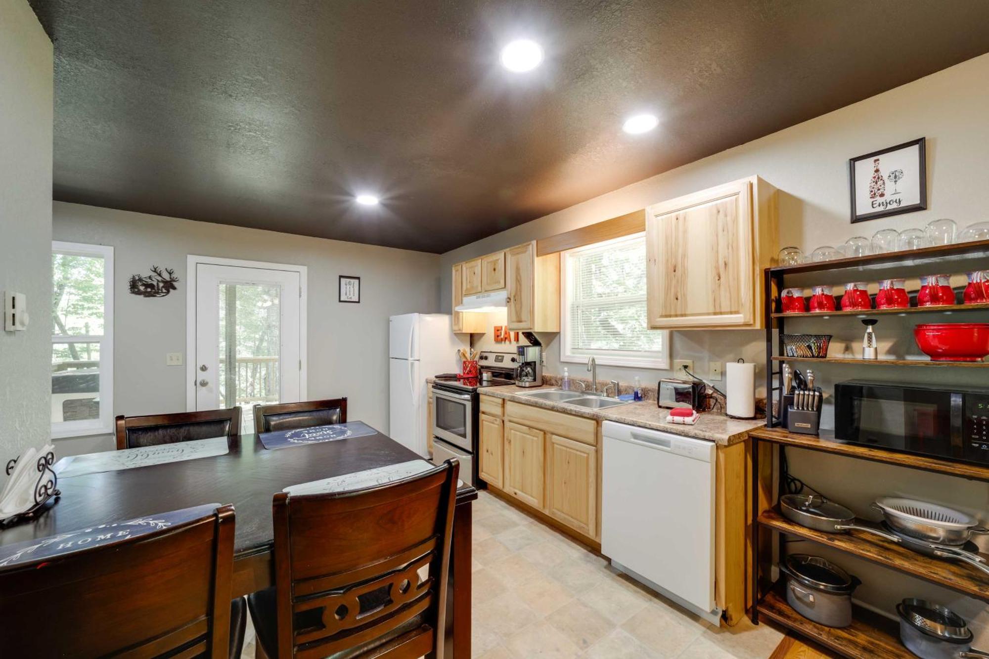 Cozy Whittier Cabin And Yard And Hot Tub, Pets Welcome Exteriér fotografie